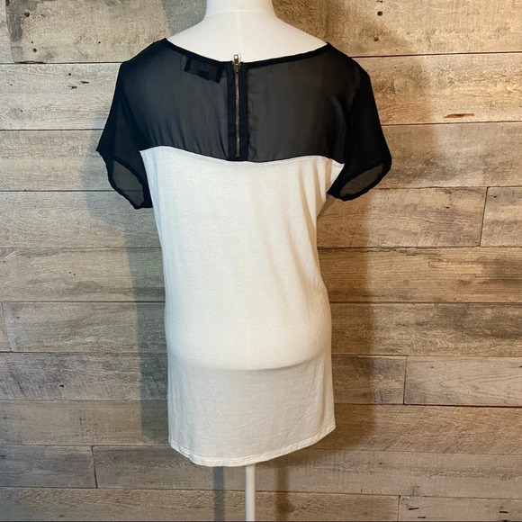 Fenn Wright Manson women’s black and white top in size small - Picture 3 of 7